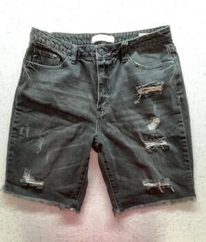 KanCan Women’s Washed Black Distressed Denim Shorts Bermuda Jorts Size L Sz 32